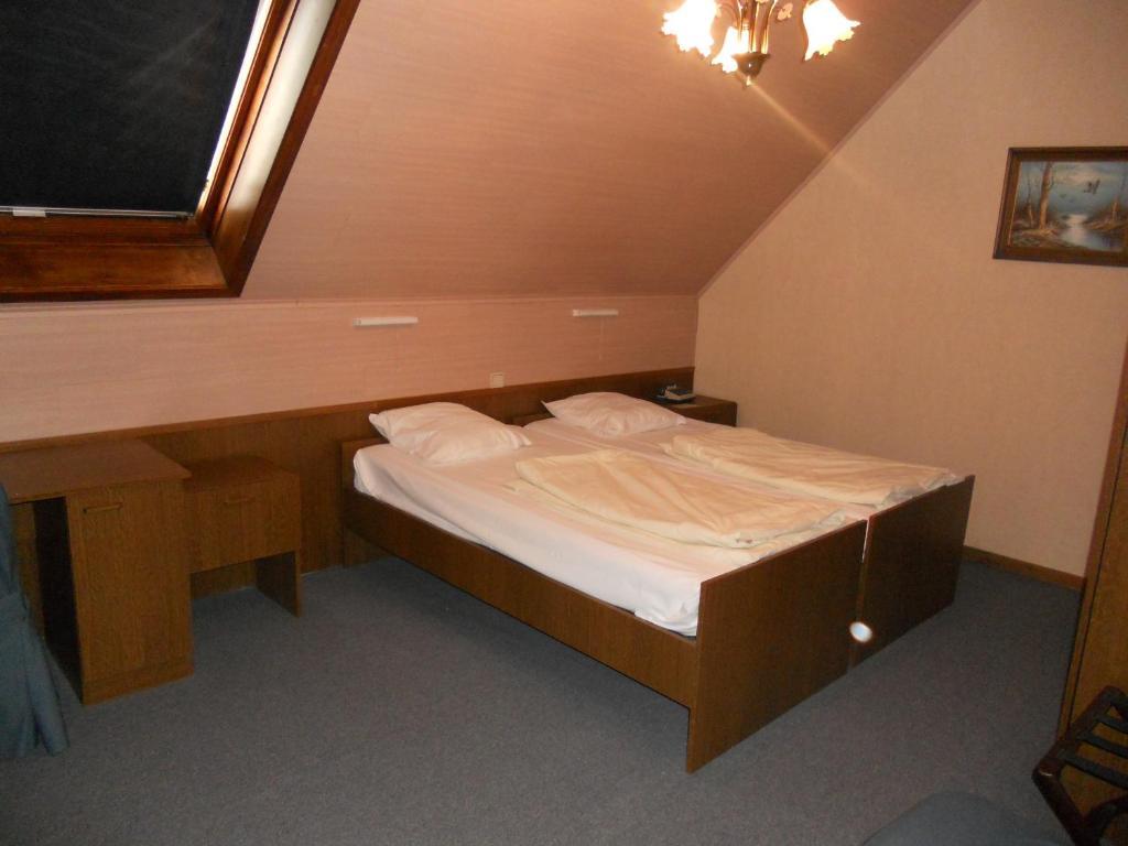 Hotel Ten Putte Gistel Cameră foto